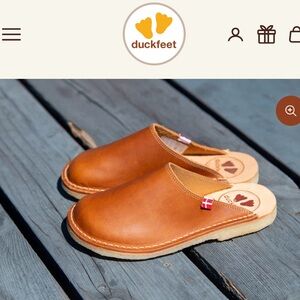 Duckfeet Women's Leather Slip-On Shoes
